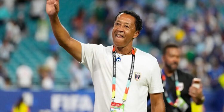 Bubista confirma propostas, mas garante compromisso total com a Seleção Nacional
