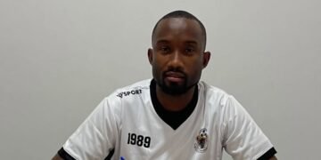 Gilson Paquito renova e continua no Vila Nova